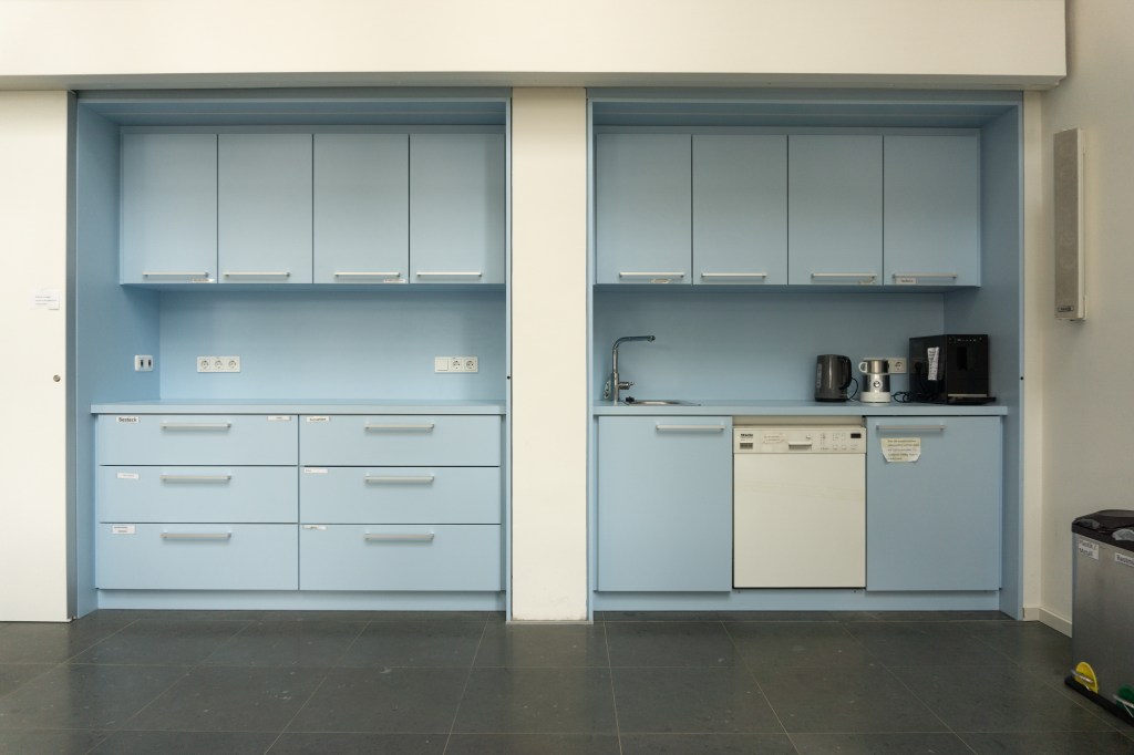 Küchennische Epiphaniaskirche Köln Kirchensanierung Kirchenarchitektur