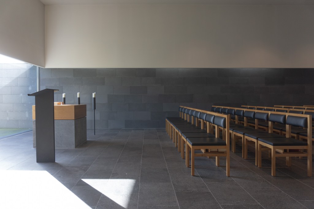 Lichteinfall Friedhof-Kapelle Hattingen Oberstüter Kirchensanierung Kirchenarchitektur