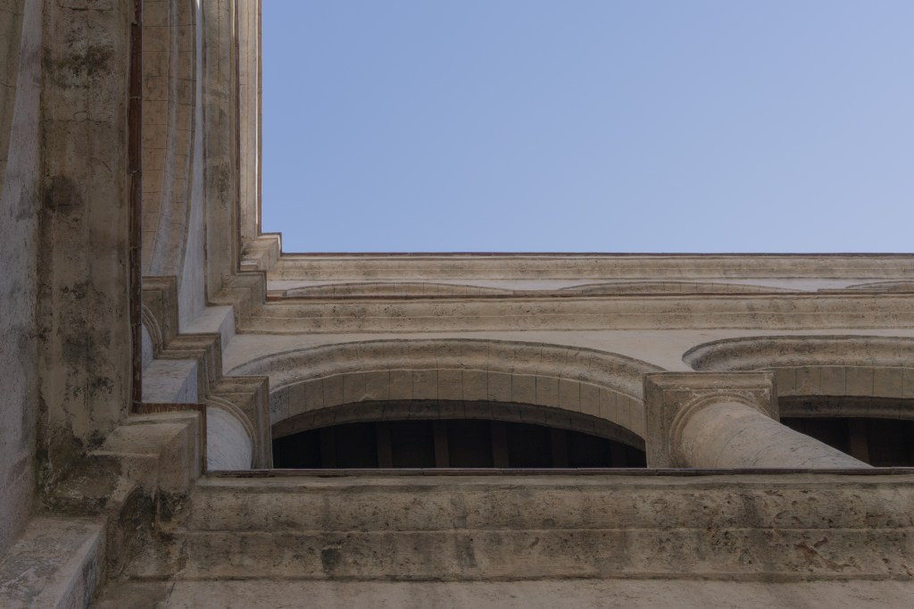 Umnutzung Franz von Assisi Basilika und Kloster zu Museum Fassade Innenhof