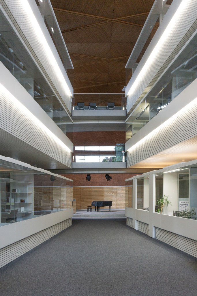 Kirchenumnutzung St. Bonifatius Münster Verlagshaus Raumkörper